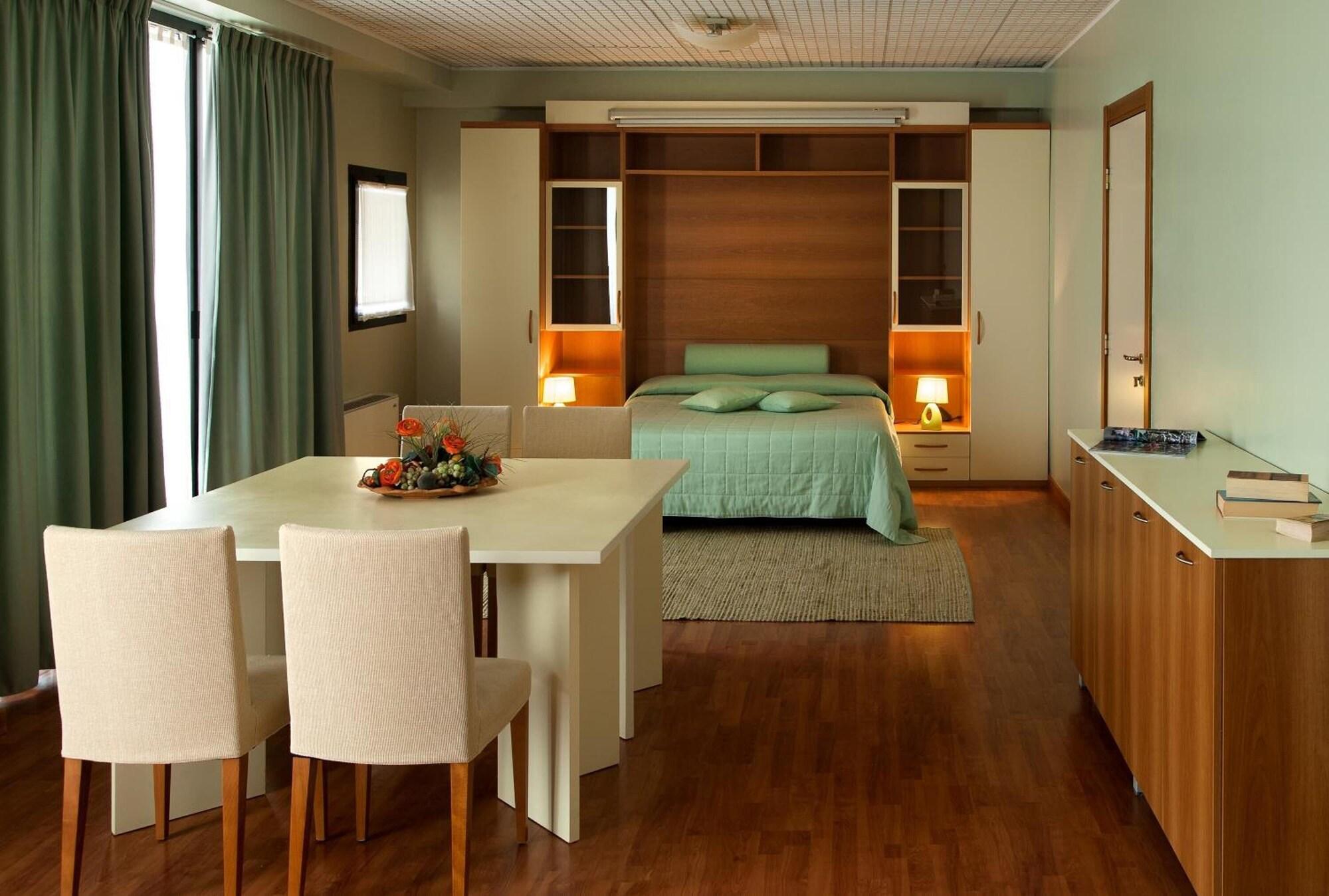 Best Western Hotel Leonardo Da Vinci Erba Exterior photo
